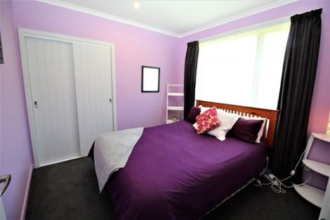 Photo of property in 8 Gordon Street, Woodville, 4920