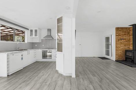 Photo of property in 28 Terra Nova Street, Glen Eden, Auckland, 0602