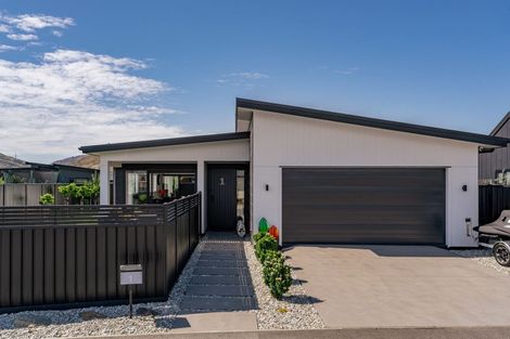 Photo of property in 1 Fraer Street, Cromwell, 9310