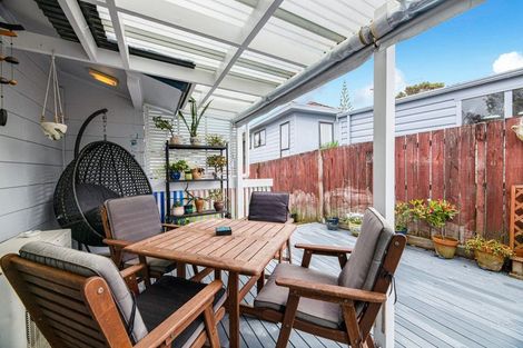 Photo of property in 204 Solar Road, Glen Eden, Auckland, 0602