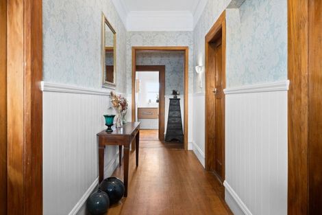 Photo of property in 12 Kinross White Street, Napier South, Napier, 4110