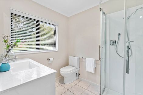 Photo of property in 45 Golfland Drive, Golflands, Auckland, 2013