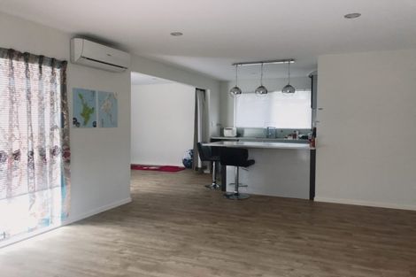 Photo of property in 13 Medina Place, Half Moon Bay, Auckland, 2012