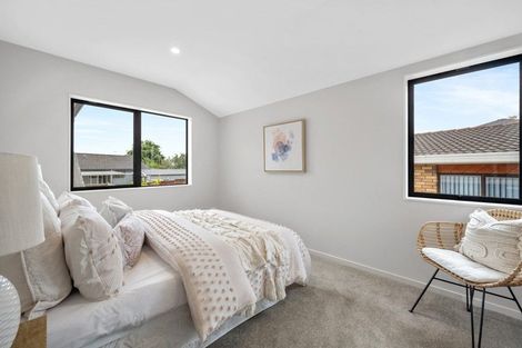 Photo of property in 7b De Quincey Terrace, Highland Park, Auckland, 2010