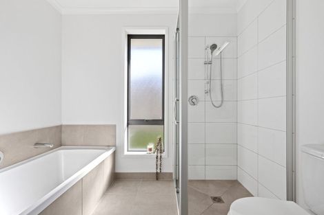 Photo of property in 11 Parton Road, Pukekohe, 2120