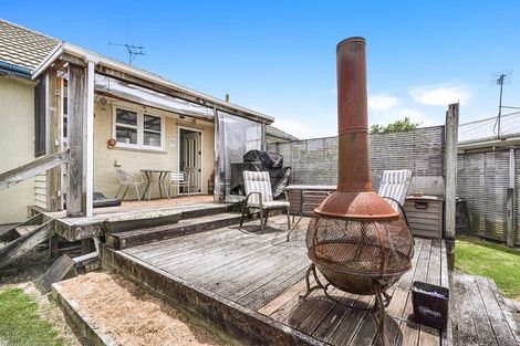 Photo of property in 28 Paul Crescent, Fairfield, Hamilton, 3214