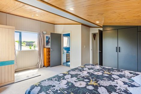 Photo of property in 13 Marram Way, Peka Peka, Waikanae, 5391