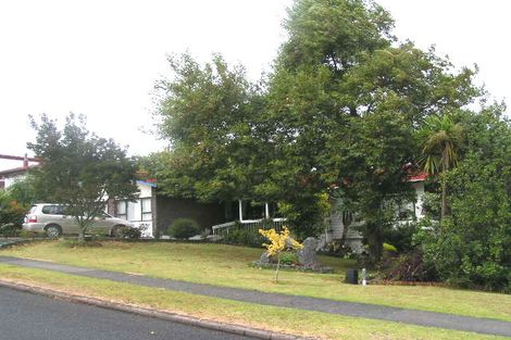 Photo of property in 98 Becroft Drive, Forrest Hill, Auckland, 0620
