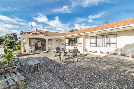Photo of property in 40 Eruini Street, Waikanae Beach, Waikanae, 5036
