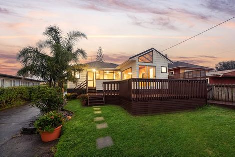 Photo of property in 34 Savoy Road, Glen Eden, Auckland, 0602