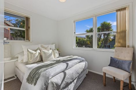 Photo of property in 1/8 Ludlow Terrace, Totara Vale, Auckland, 0627