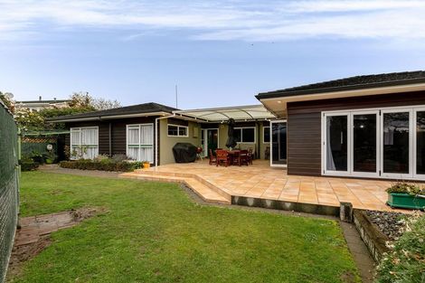 Photo of property in 23 Chilton Grove, Hokowhitu, Palmerston North, 4410