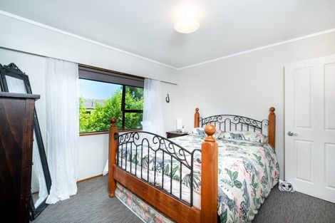 Photo of property in 1069 Scenic Drive North, Swanson, Auckland, 0816
