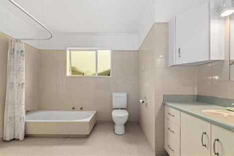 Photo of property in 3 Aries Place, Kawaha Point, Rotorua, 3010