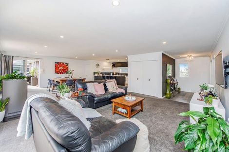 Photo of property in 2 Highworth Crescent, Rolleston, 7615