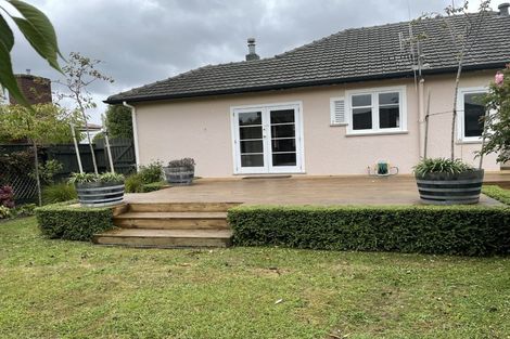 Photo of property in 11 College Street, Awapuni, Palmerston North, 4412