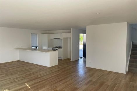 Photo of property in 3157 Great North Road, New Lynn, Auckland, 0600