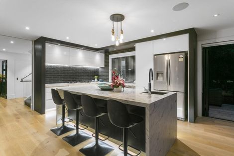 Photo of property in 2/92 Churchill Road, Murrays Bay, Auckland, 0630