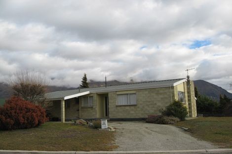 Photo of property in 1 Rimu Lane, Wanaka, 9305