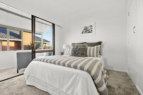 Photo of property in 1/623 Beach Road, Rothesay Bay, Auckland, 0630