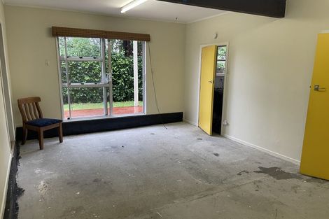 Photo of property in 31 Brooker Grove, Newlands, Wellington, 6037