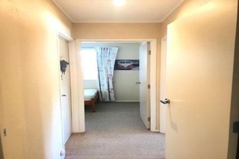 Photo of property in 2/24 Bonito Place, Bayview, Auckland, 0629