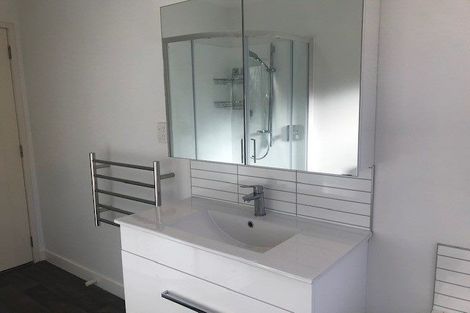 Photo of property in 1 Sheldon Place, Burswood, Auckland, 2013