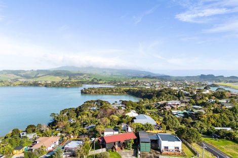 Photo of property in 13 Point Street, Raglan, 3225