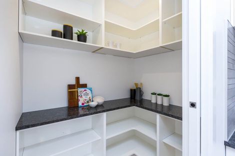 Photo of property in 16 Comeskey Grove, Elderslea, Upper Hutt, 5018