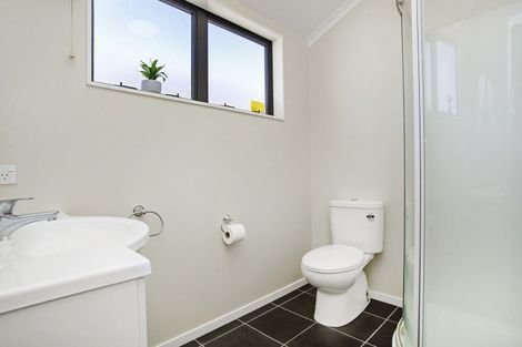 Photo of property in 3a Savage Crescent, Upper Hutt Central, Upper Hutt, 5018