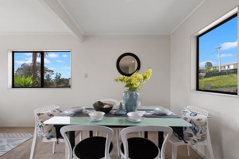 Photo of property in 2/67 West Coast Road, Glen Eden, Auckland, 0602