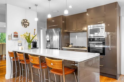 Photo of property in 14 Portsea Place, Chatswood, Auckland, 0626