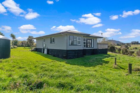 Photo of property in 17 Ranganui Road, Kaiwaka, 0573