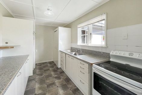 Photo of property in 17 Rewa Street, Takaro, Palmerston North, 4412