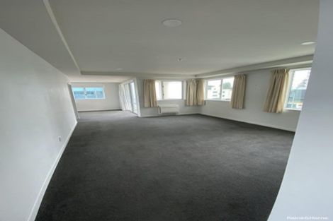 Photo of property in Beaumont Apartments, 14/12 Maunganui Road, Mount Maunganui, 3116