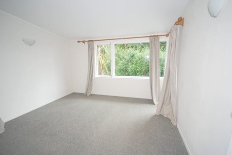 Photo of property in 2/64 Exmouth Road, Northcote, Auckland, 0627