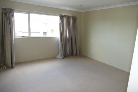 Photo of property in 22 Walter Haddrell Crescent, Flat Bush, Auckland, 2016