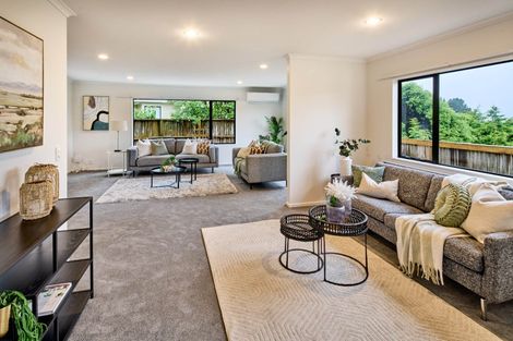 Photo of property in 5 Bishops Glen, Tawa, Wellington, 5028