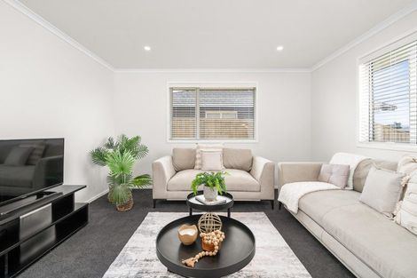 Photo of property in 30 Te Piriti Road, One Tree Point, 0118