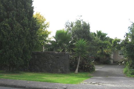 Photo of property in 11 Tawa Road, Te Atatu Peninsula, Auckland, 0610