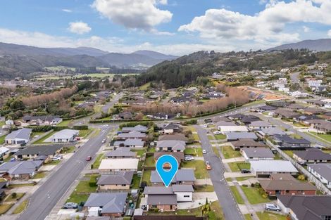 Photo of property in 7 Diamond Grove, Brown Owl, Upper Hutt, 5018