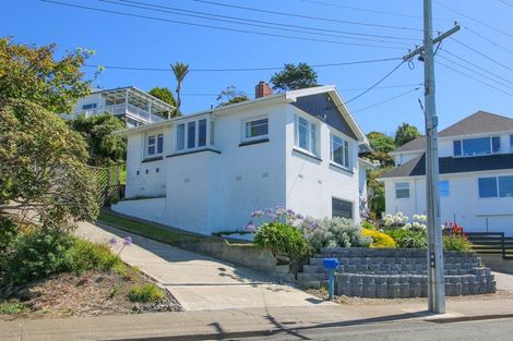 Photo of property in 82 Marine Parade, Bluff, 9814