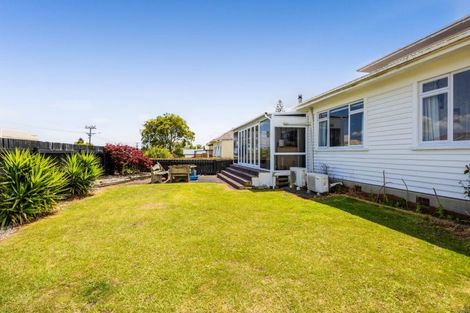 Photo of property in 43 Brown Street, Inglewood, 4330