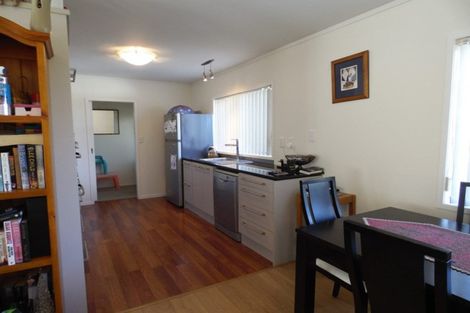 Photo of property in 2/15 Bass Street, West Harbour, Auckland, 0618