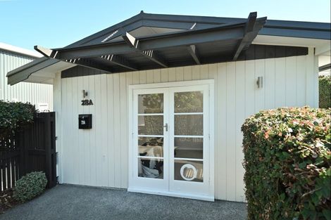 Photo of property in 28 Pitt Street, Clive, 4102