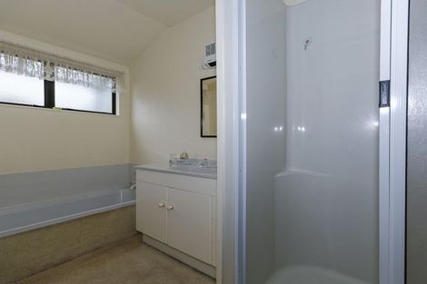 Photo of property in 2/19 Islington Avenue, New Lynn, Auckland, 0600