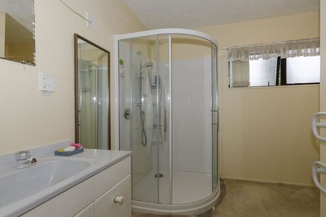 Photo of property in 2/19 Islington Avenue, New Lynn, Auckland, 0600