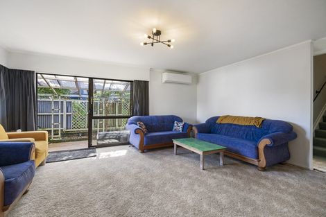 Photo of property in 1/47 Savoy Road, Glen Eden, Auckland, 0602