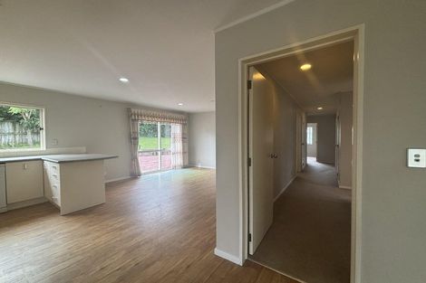 Photo of property in 22 Te Hoe Grove, Pinehill, Auckland, 0632