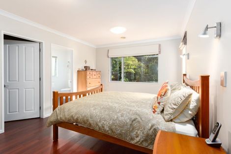 Photo of property in 212 Westchester Drive, Churton Park, Wellington, 6037